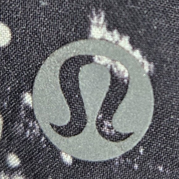 Lululemon Tracker Short III *4-way Stretch - 12 Static Mist White Black - Picture 6 of 7